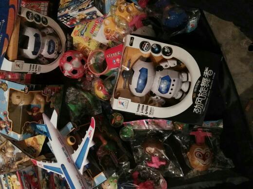 擺地攤不丟人 賣玩具也能贏得尊重