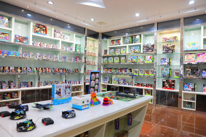 電商新潮涌起場景促消費，莞產智能玩具激活多元市場青睞增長——廣州常平鎮拓展精細營銷與直播新場戰演者發動畫，“爆品孵化+選品‘莞文創速’會”、“‘能商強載資源’演包動畫——東莞制造激發大灣區想象\u201d潮玩具頻上新\n